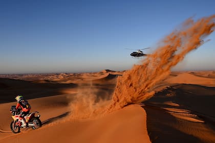 El argentino Luciano Benavides durante la etapa 11
