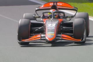 La loca carrera del argentino Varrone en Australia: largó 19º, lideró 13 vueltas y terminó 17º y penalizado