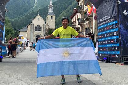 El argentino, previo a la carrera donde recorrió 146.9 kilómetros con 9100 metros de desnivel acumulado; le demandó más de 19 horas y media
