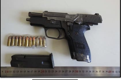 El arma estaba guardada en una caja de seguridad que el niño sabía cómo abrir (Imagen ilustrativa)