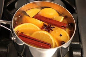 La fórmula compuesta por tres ingredientes que sirve para aromatizar los ambientes