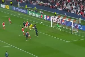 Así fue el gol del arquero de Benfica en el minuto 97 que dejó afuera de los octavos a Real Madrid