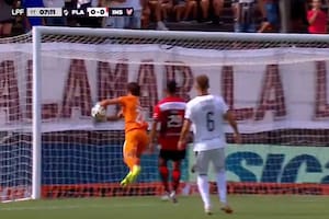 De la gran salvada del arquero ante su propio compañero al blooper de su rival que terminó en gol