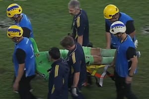 El momento de la lesión de Brey, cómo se retiró del estadio y cuál es el panorama de Boca con los arqueros