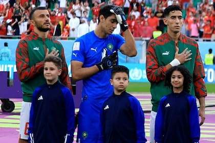 El arquero de Marruecos, Yassine Bounou, cantó el himno pero no salió a jugar el partido
