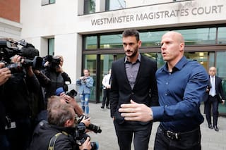 El arquero francés Hugo Lloris deberá pagar 50.000 libras por manejar ebrio