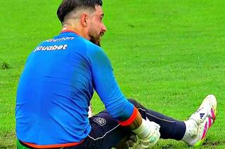 El llanto del arquero de Ecuador: se lesionó antes del partido y no pudo atajar en el empate con Brasil