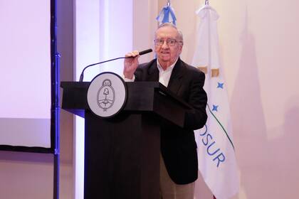El arquitecto y diseñador Guillermo González Ruiz