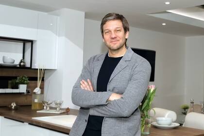 El arquitecto y presentador del programa, Charlie Luxton, describió la transformación de la iglesia como "impresionante"