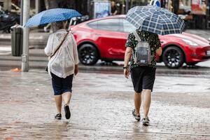 El alcalde de Madrid pidió a la gente que no salga a la calle para evitar riesgos por las lluvias