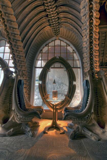 El arte biomecánico característico de Giger, el creador de los aliens