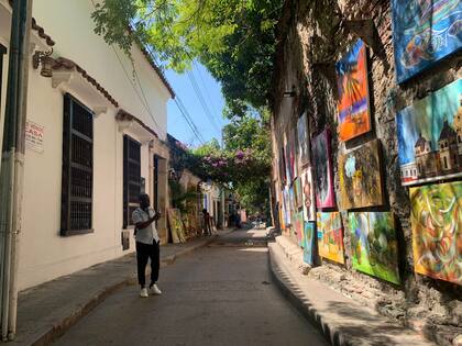 El arte callejero es uno de los atractivos característico de Colombia para los turistas.