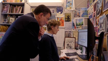 A arte de capa da revista The New Yorker, o estilo de desenho animado bem-humorado e os processos de verificação de fatos são exaustivos e detalhados — "quase um milagre", diz Remnick.