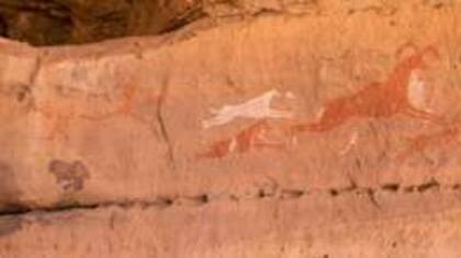 El arte rupestre, como este descubierto en Wadi Tashwenat, Libia, es prueba de la existencia de grandes mamíferos en el Sahara verde, dice el doctor McGee.
