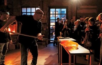 El arte y la tradición de la producción de cristales de OroVetro, de Milán.