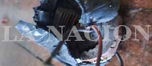 A quién estaba dirigido el paquete bomba que provocó tres heridos