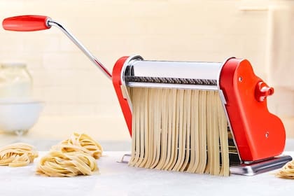 El artefacto que dibujó, hizo en madera limada como prototipo y patentó en 1950 Augusto Prot era prácticamente igual al que hoy conocemos.