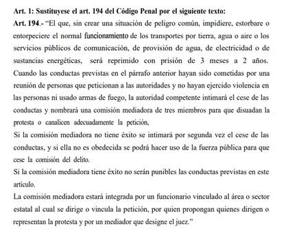 El artículo 194 del código penal establece límites a la ocupación del espacio público.