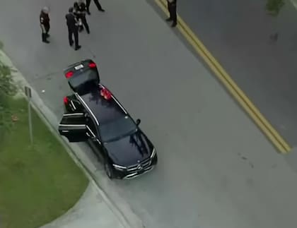 El artista cubano fue encontrado en la parte trasera de su auto con un disparo en la cabeza