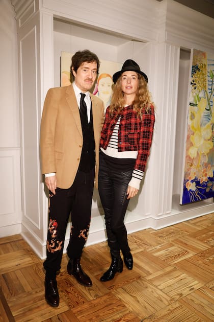 El artista Diego Alexandre y Paula Santamarina