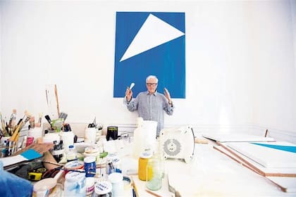 El artista Eduardo Costa vivió en Brasil con Moura y es autor de "Una luna de miel en la mano".