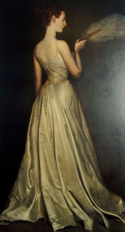 El artista francés Antonio de la Gándara pintó a Virginie Gautreau en una pose mucho más convencional en 1898