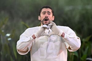 Quién es el argentino que diseñó la “casita” de Bad Bunny en el Super Bowl y cuál fue el principal desafío que afrontó