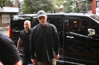 El artista se mostró esquivo con la prensa