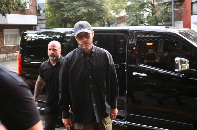 El artista se mostró esquivo con la prensa