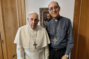 El arzobispo Victor Manuel "Tucho" Fernández, la semana pasada, con el Papa