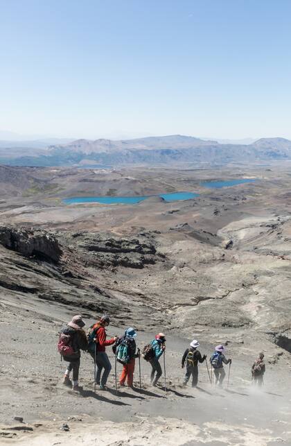 El ascenso al cráter del Copahue tiene un último tramo difícil, con arena y ceniza suelta.