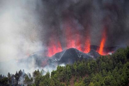 El ascenso progresivo del magma fue generando terremotos más superficiales