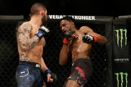 El asedio sobre Magny fue constante durante toda la pelea