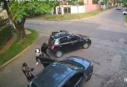 El asesinato del comandante mayor Guillermo López quedó registrado en una cámara de seguridad