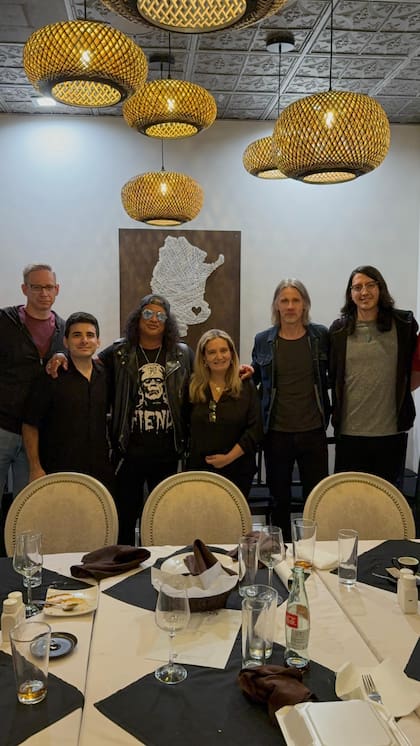 El asistente llamó al local de Marisa para recibir a Slash, quien es fanático de la comida argentina