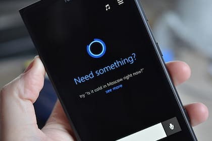 El asistente virtual Cortana en un teléfono con Windows Phone
