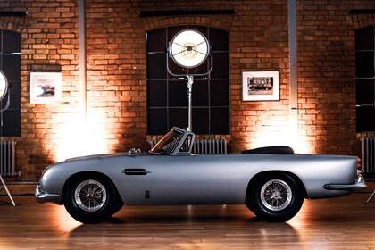 El Aston Martin DB5 Junior: tiene motor eléctrico, y se hicieron 125 unidades, cada una con un precio de 120.000 dólares