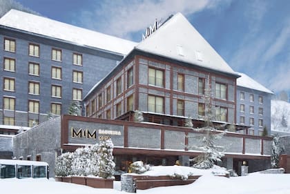 El astro argentino posee cinco hoteles en España: Sitges, Ibiza, Mallorca, Cádiz y Baqueira, y un hotel en Andorra