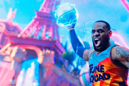 El astro del básquet LeBron James en Space Jam 2