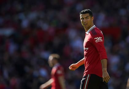 El astro portugués Cristiano Ronaldo del Manchester United, en un partido amistoso ante el Rayo Vallecano, en Old Trafford de Manchester, el domingo 31 de julio de 2022. (Dave Thompson/PA vía AP)