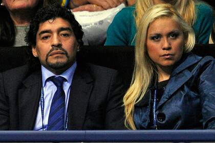 El astro y su pareja con la que compartió los últimos 8 años, Verónica Ojeda