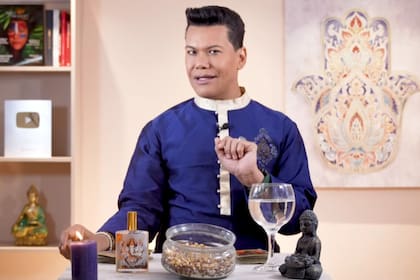 El astrólogo brindó una práctica sencilla para lograr buena armonía y unión familiar en la mesa de Nochebuena y Navidad (YouTube/Niño Prodigio)