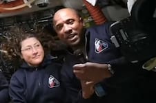 Victor Glover, piloto del Artemis II: “Esto que llamamos universo es un montón de nada, ustedes tienen un oasis donde podemos existir juntos”