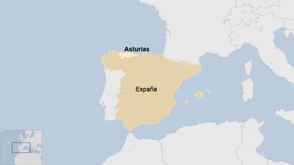 El asturiano utiliza el alfabeto latino y, al igual que el castellano, cuenta con cinco vocales