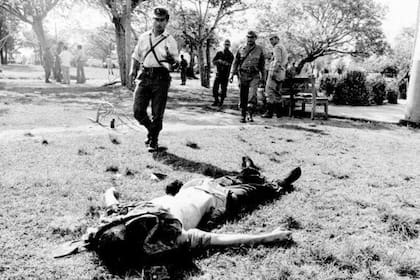 El ataque de Montoneros al Regimiento de Infantería de Monte 19, de Formosa, el 5 de octubre de 1975, donde murieron 12 militares y un policía provincial