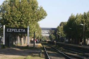 Una adolescente dio a luz con ayuda de ChatGPT y luego su novio abandonó a la bebé en una estación de tren