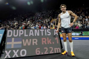 El impresionante salto de Armand Duplantis y un nuevo récord mundial: un atleta de otro planeta