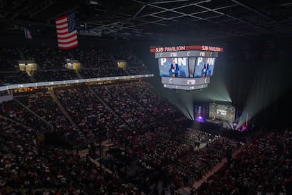El auditorio donde se realizó el evento, colmado de asistentes