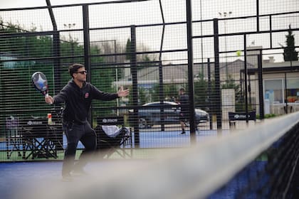El auge del pádel tiene aquí su espacio con dos modernas canchas.