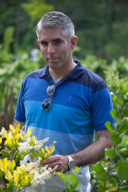 El aumento de contacto con la naturaleza se relaciona, a través de la evidencia empírica, con la mejora de los índices de bienestar y mejora el estado del ánimo.